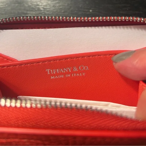 New! Tiffany & Co. “Return to Tiffany” Compact Zip Wallet - “Hibiscus” leather - Picture 9 of 14
